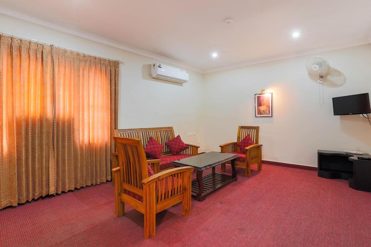 Capital O 72337 Hotel Konkan Tadka Mumbai  Buitenkant foto