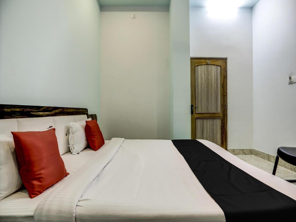 Capital O 72337 Hotel Konkan Tadka Mumbai  Buitenkant foto